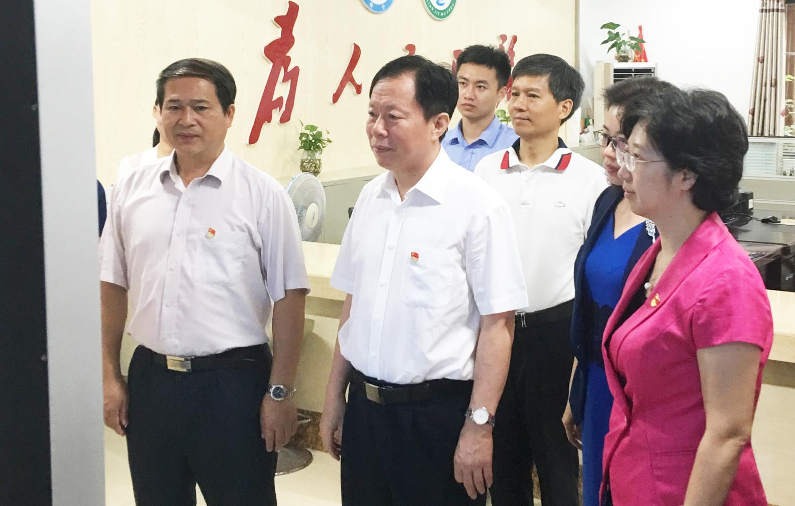 线上线下联动筑牢统一战线 徐绍川莅临梧州调研统战工作
